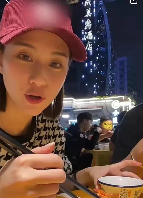 吃大瓜全娱乐圈听我吃瓜爆料